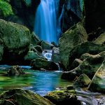 عکس آرامش بخش طبیعت و آبشار