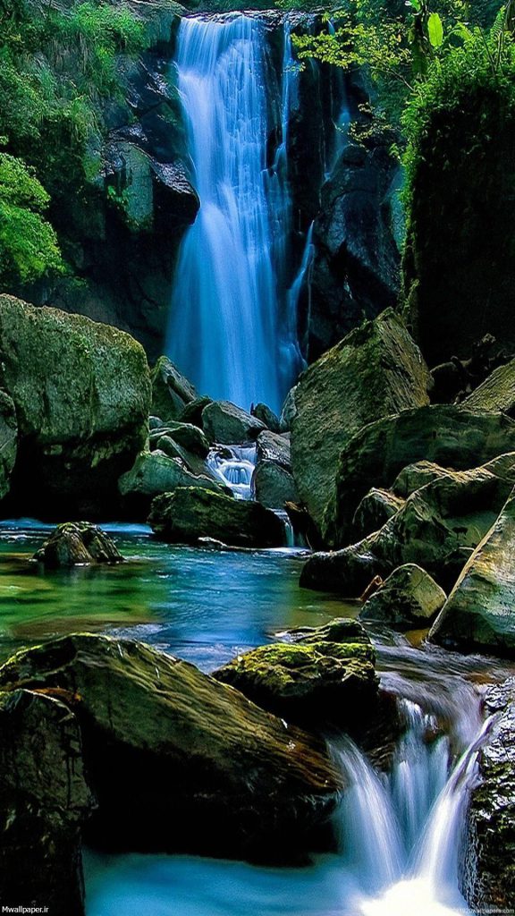 عکس آرامش بخش طبیعت و آبشار