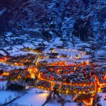 عکس پس زمینه موبایل روستای زیبا در زمستان