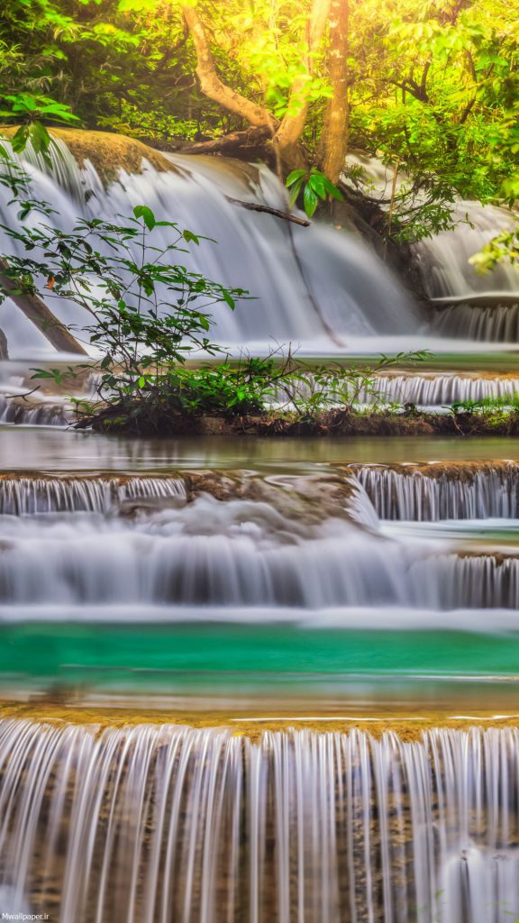عکس بک گراند آبشارهای چشم نواز تایلند در فصل بهار