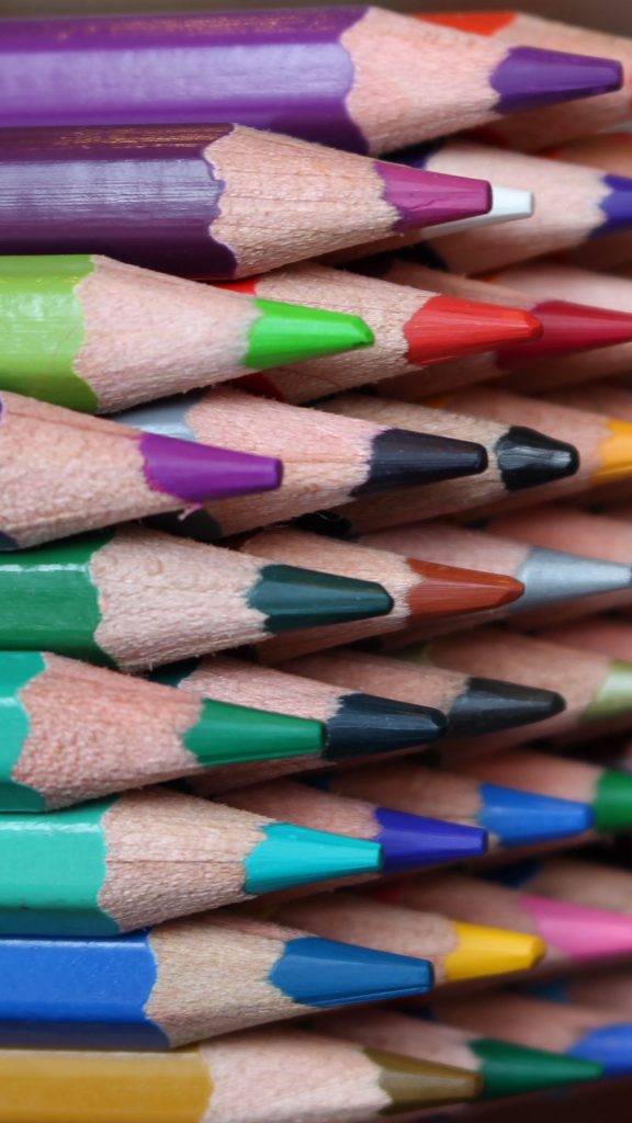 والپیپر ساده مداد رنگی برای موبایل