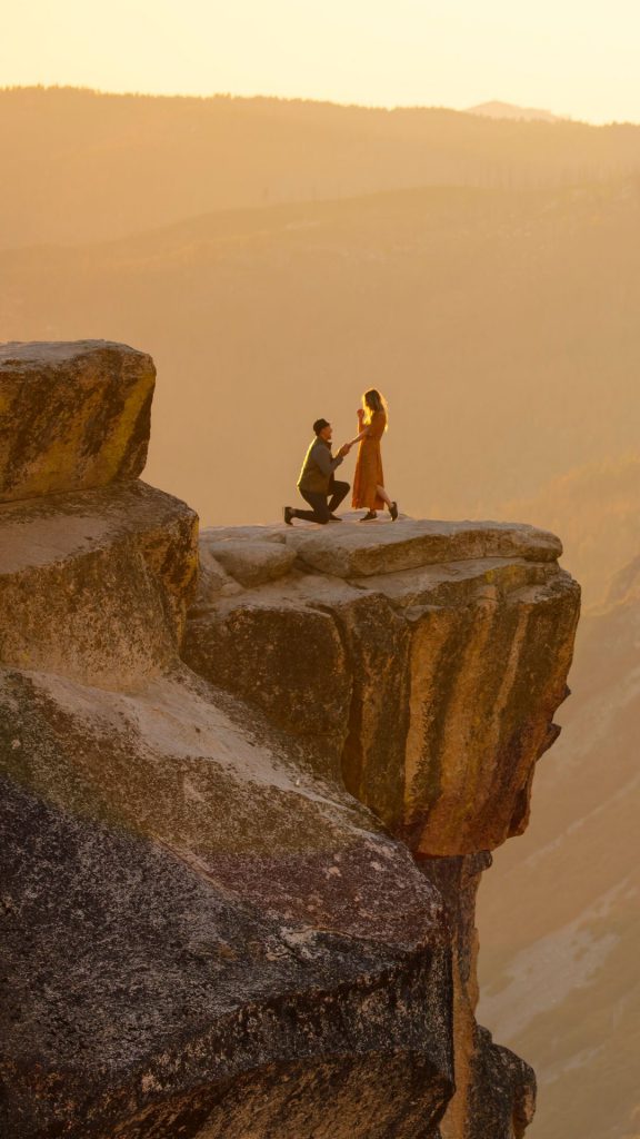 والپیپر موبایل عاشقانه پیشنهاد ازدواج در کوه