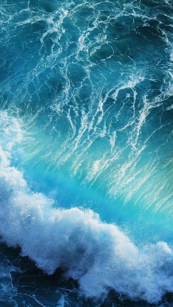 عکس امواج دریا برای بک گراند موبایل