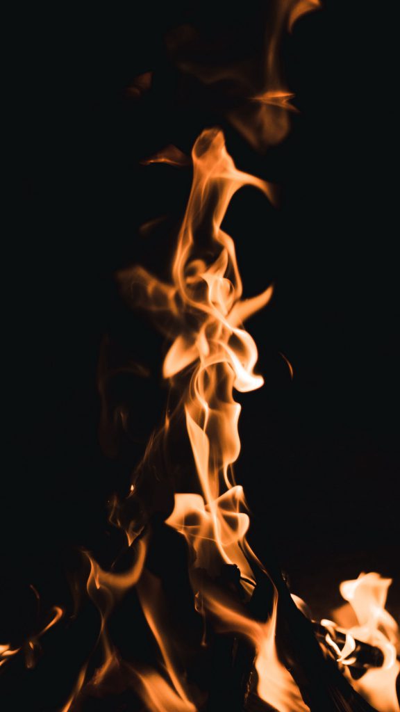 عکس با کیفیت آتش برای پس زمینه موبایل