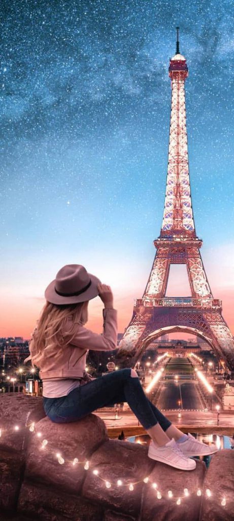 پس زمینه دختر و برج ایفل پاریس فرانسه
