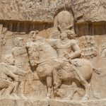 عکس باکیفیت زانو زدن پادشاه روم در مقابل شاه ایران